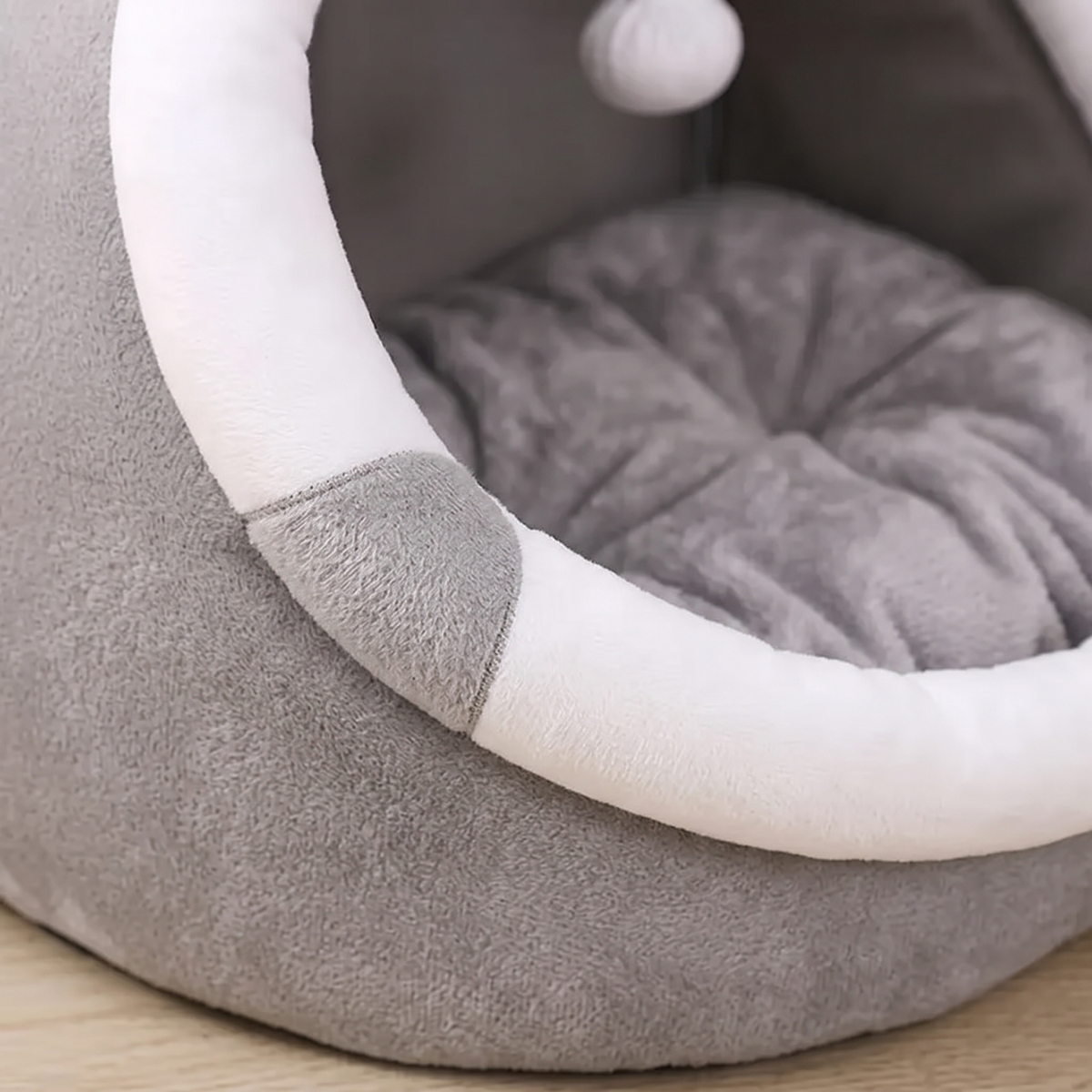 Cocoon Self-Warming Cat Tent Bed cushion close-up